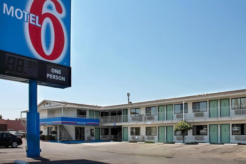 Motel 6-Fresno, Ca - Blackstone North Buitenkant foto