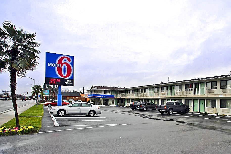 Motel 6-Fresno, Ca - Blackstone North Buitenkant foto