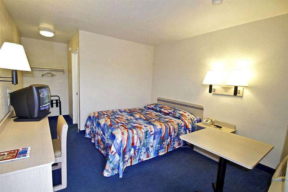 Motel 6-Fresno, Ca - Blackstone North Kamer foto